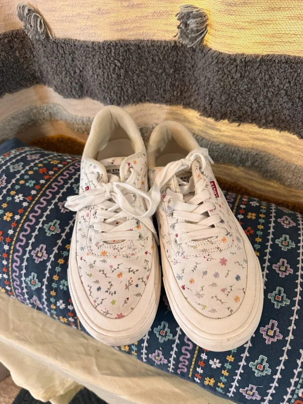 Levi's® Naya Canvas Print Women's Sneakers - Ws 8.5/40 - Picture 7 of 11